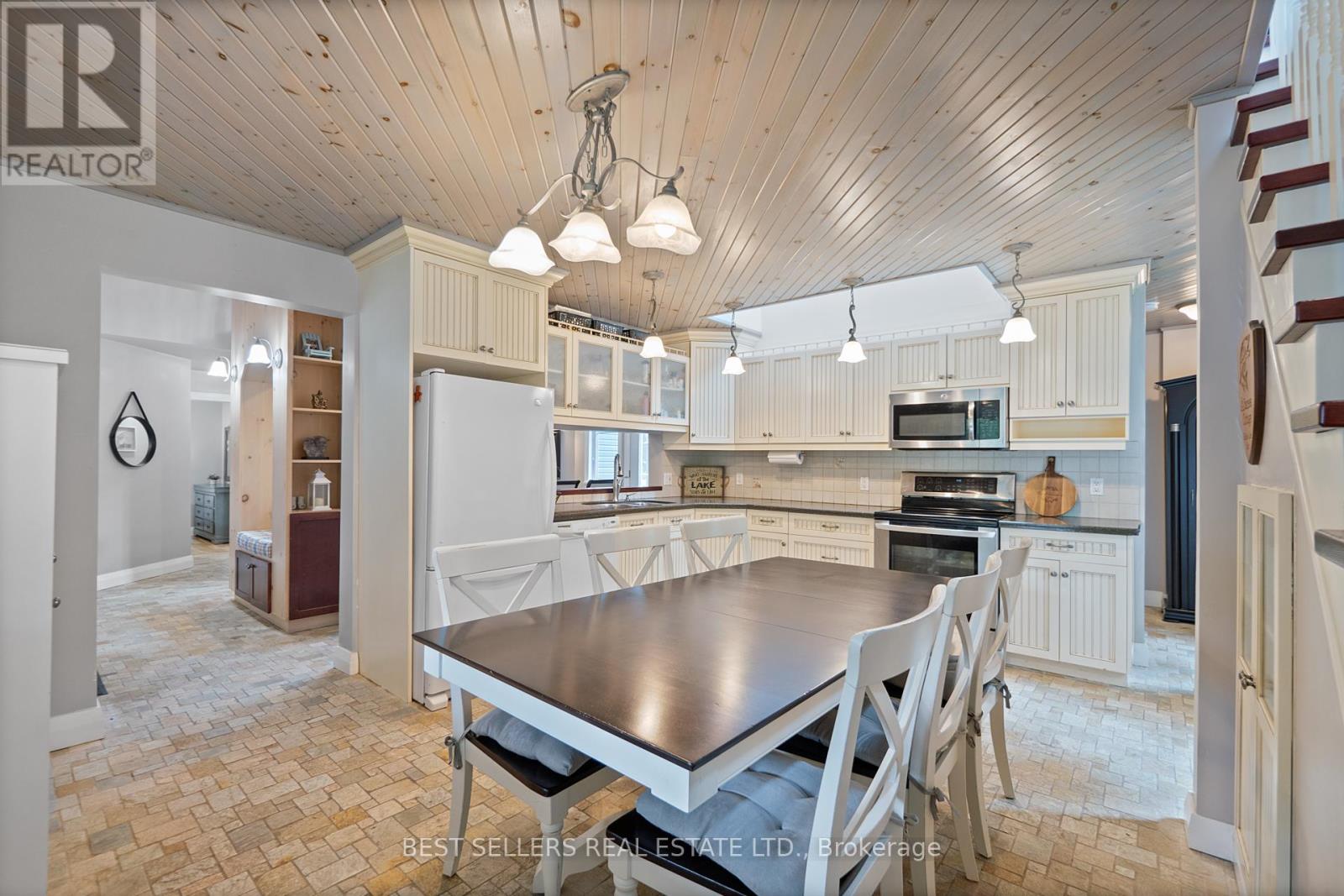 1622 Houseys Rapids Road, Gravenhurst, Ontario  P1P 1R3 - Photo 11 - X12824326