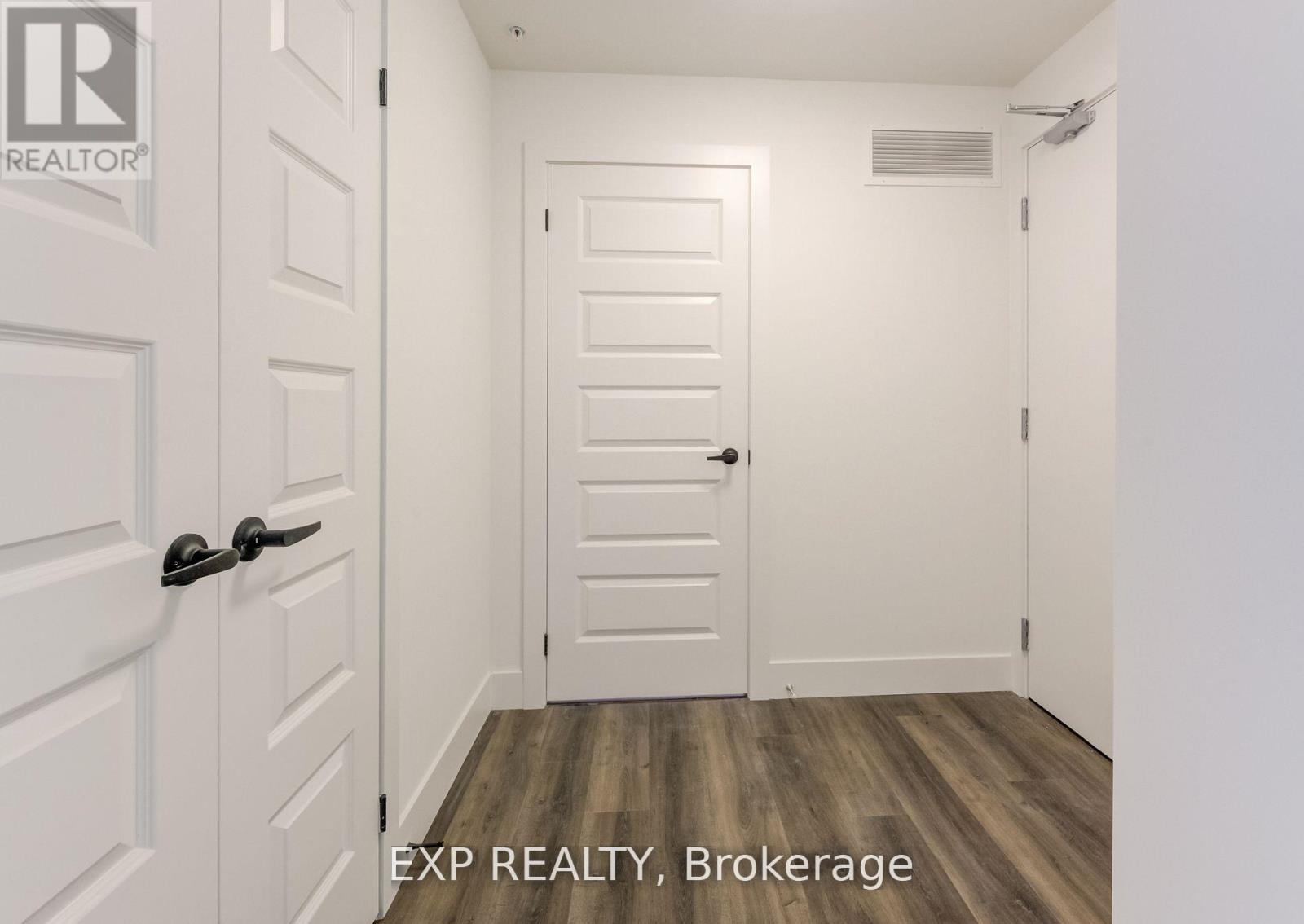 516 - 103 Roger Street, Waterloo, Ontario  N2J 1A4 - Photo 4 - X12824342