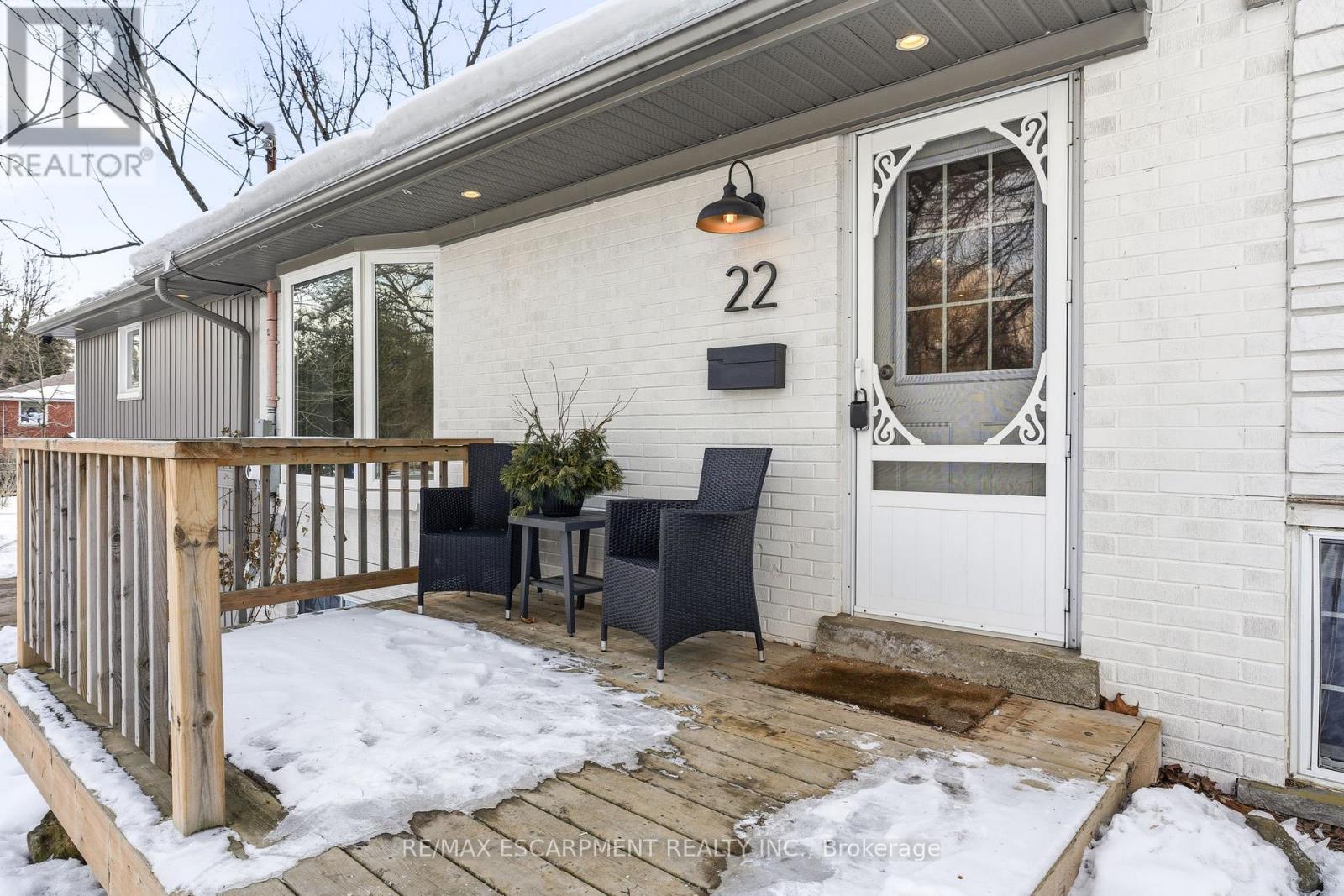 22 Rosebough Street, Hamilton, Ontario  L9H 5C5 - Photo 2 - X12824354