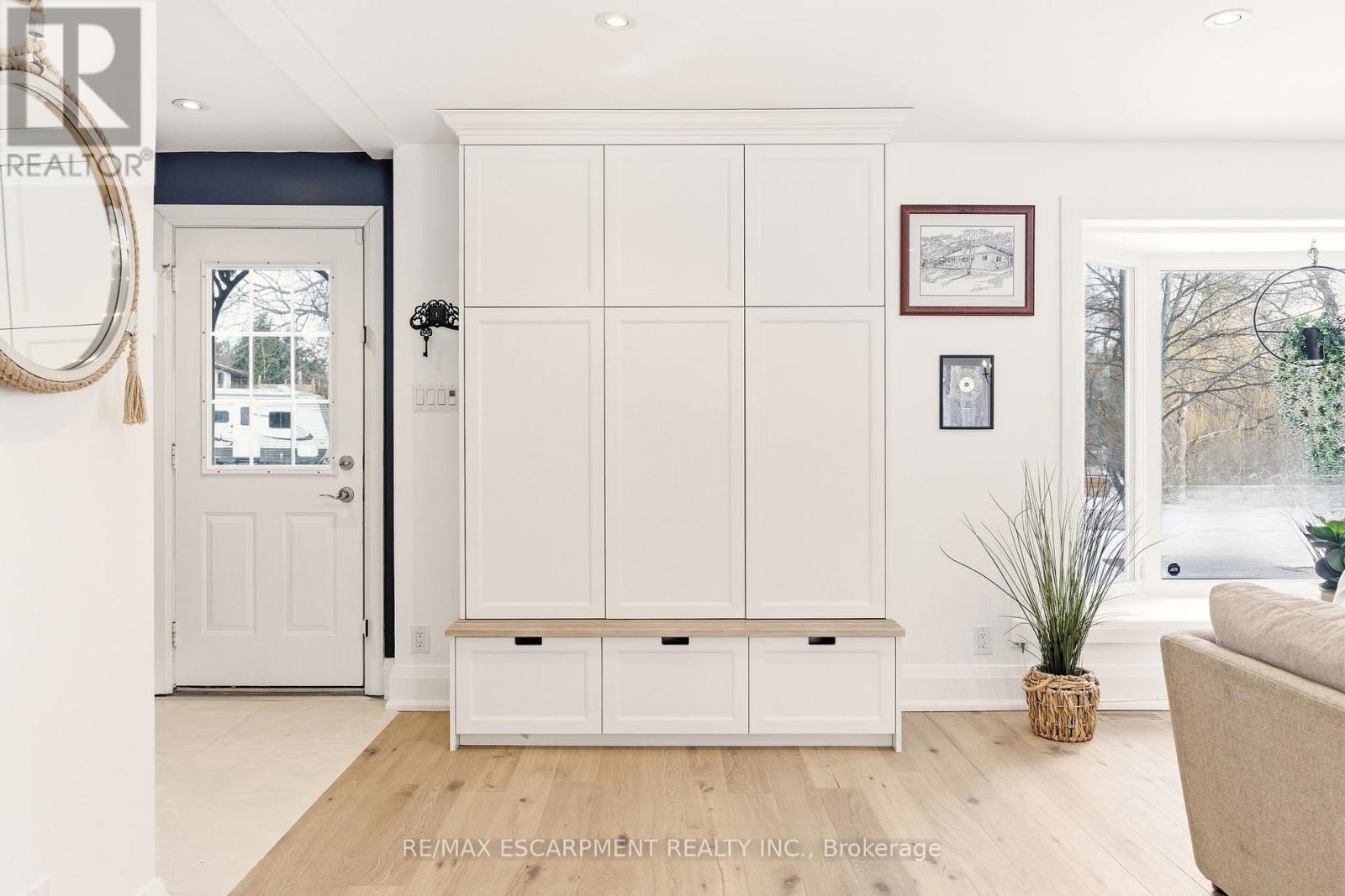 22 Rosebough Street, Hamilton, Ontario  L9H 5C5 - Photo 3 - X12824354