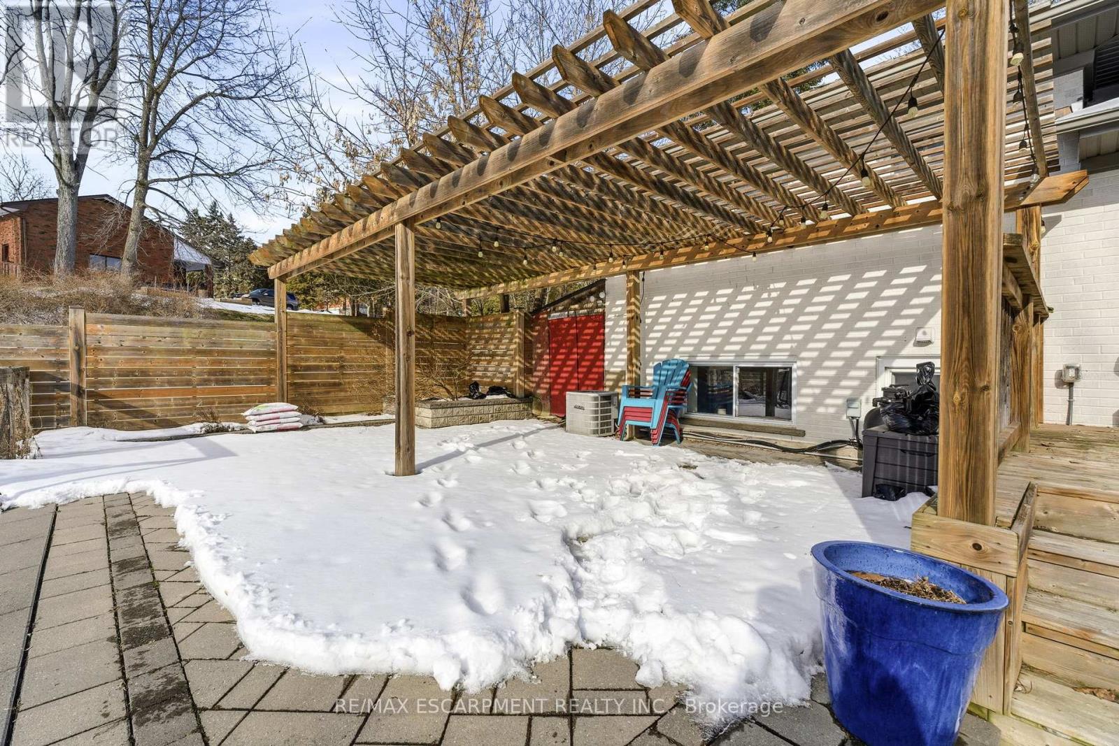 22 Rosebough Street, Hamilton, Ontario  L9H 5C5 - Photo 32 - X12824354