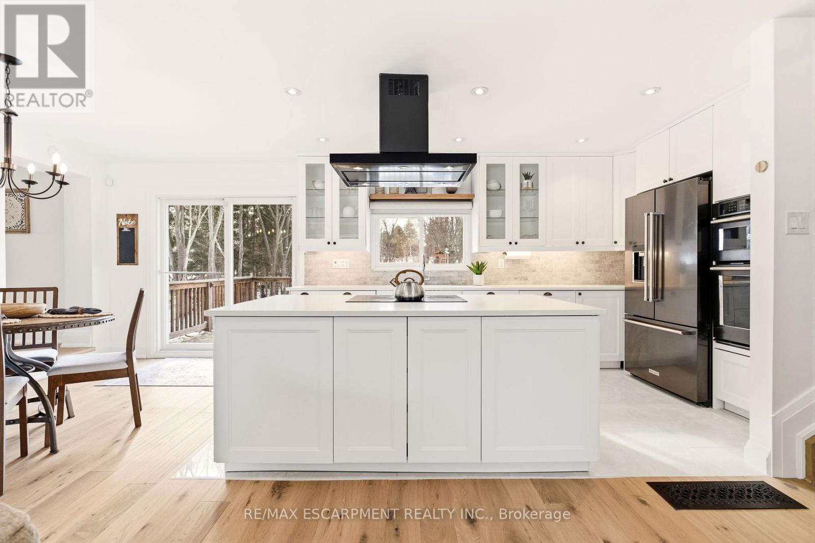 22 Rosebough Street, Hamilton, Ontario  L9H 5C5 - Photo 8 - X12824354