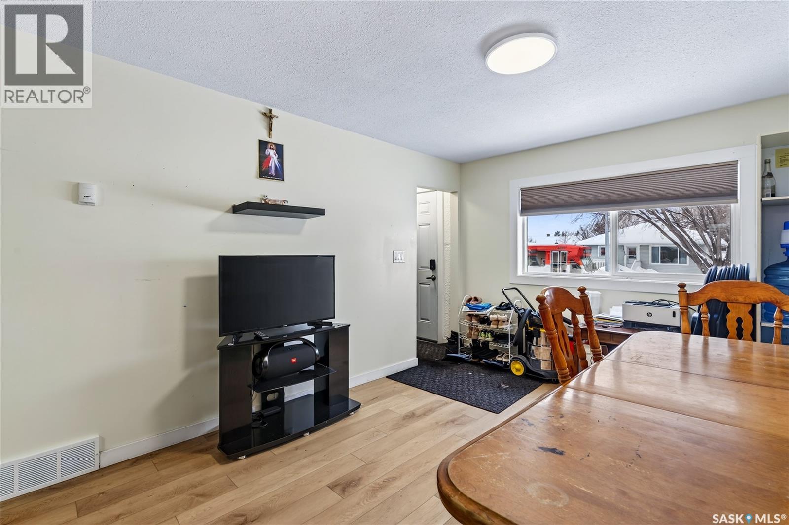 585 20th Street E, Prince Albert, Saskatchewan  S6V 1L4 - Photo 5 - SK029225