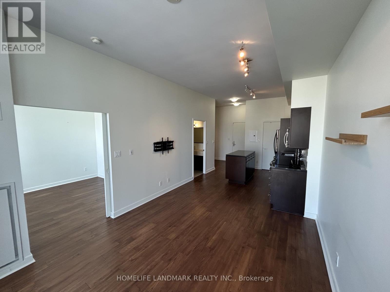 2206 - 126 Simcoe Street, Toronto (Waterfront Communities), Ontario  M5H 4E6 - Photo 9 - C12823054