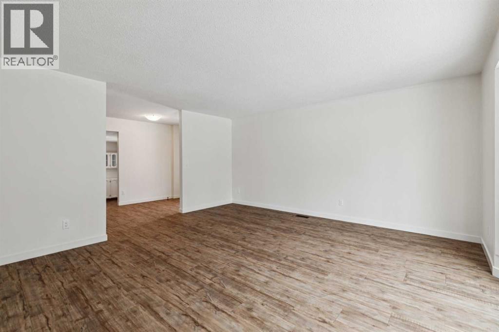 220 Templeby Place Ne, Calgary, Alberta  T1Y 5H1 - Photo 6 - A2281106