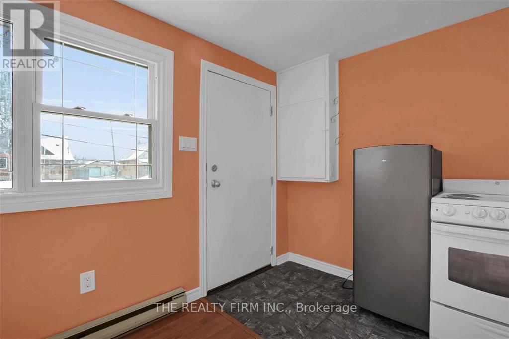 7076 Longwoods Road, London South, Ontario  N6P 1P9 - Photo 3 - X12824492