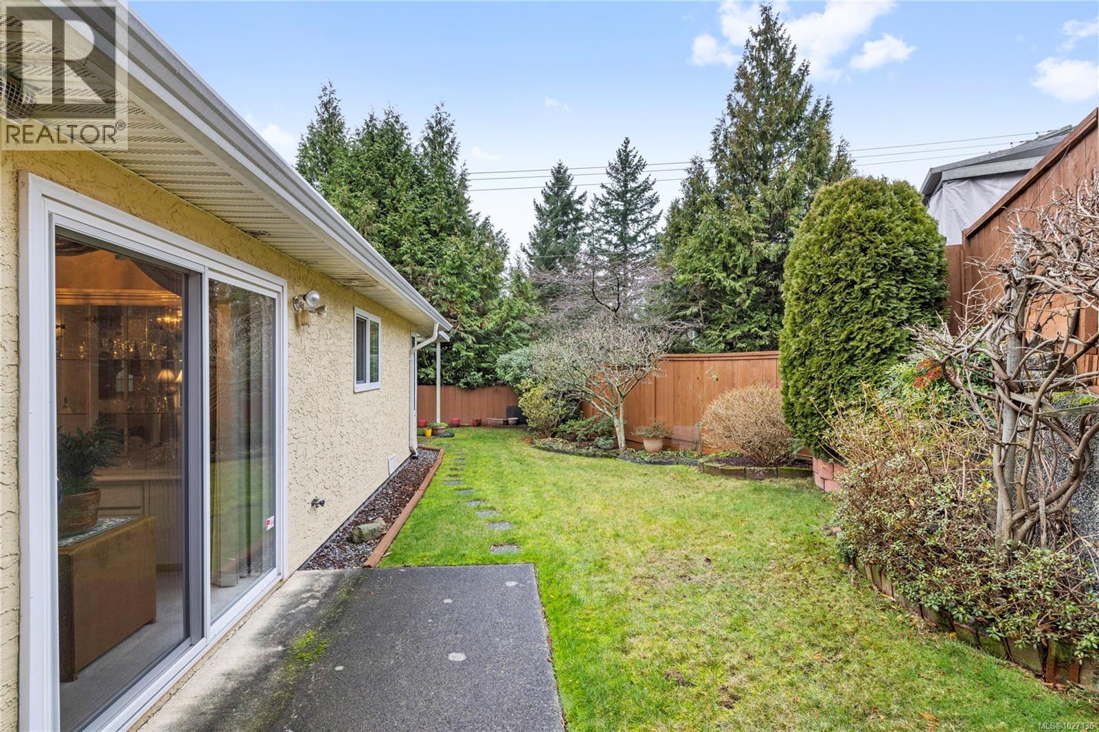 2 4752 Uplands Dr, Nanaimo, British Columbia  V9T 5V1 - Photo 2 - 1027136