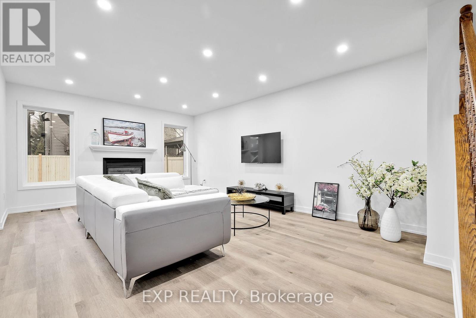 12 Marabrooke Street, Ottawa, Ontario  K2G 7A1 - Photo 10 - X12824450