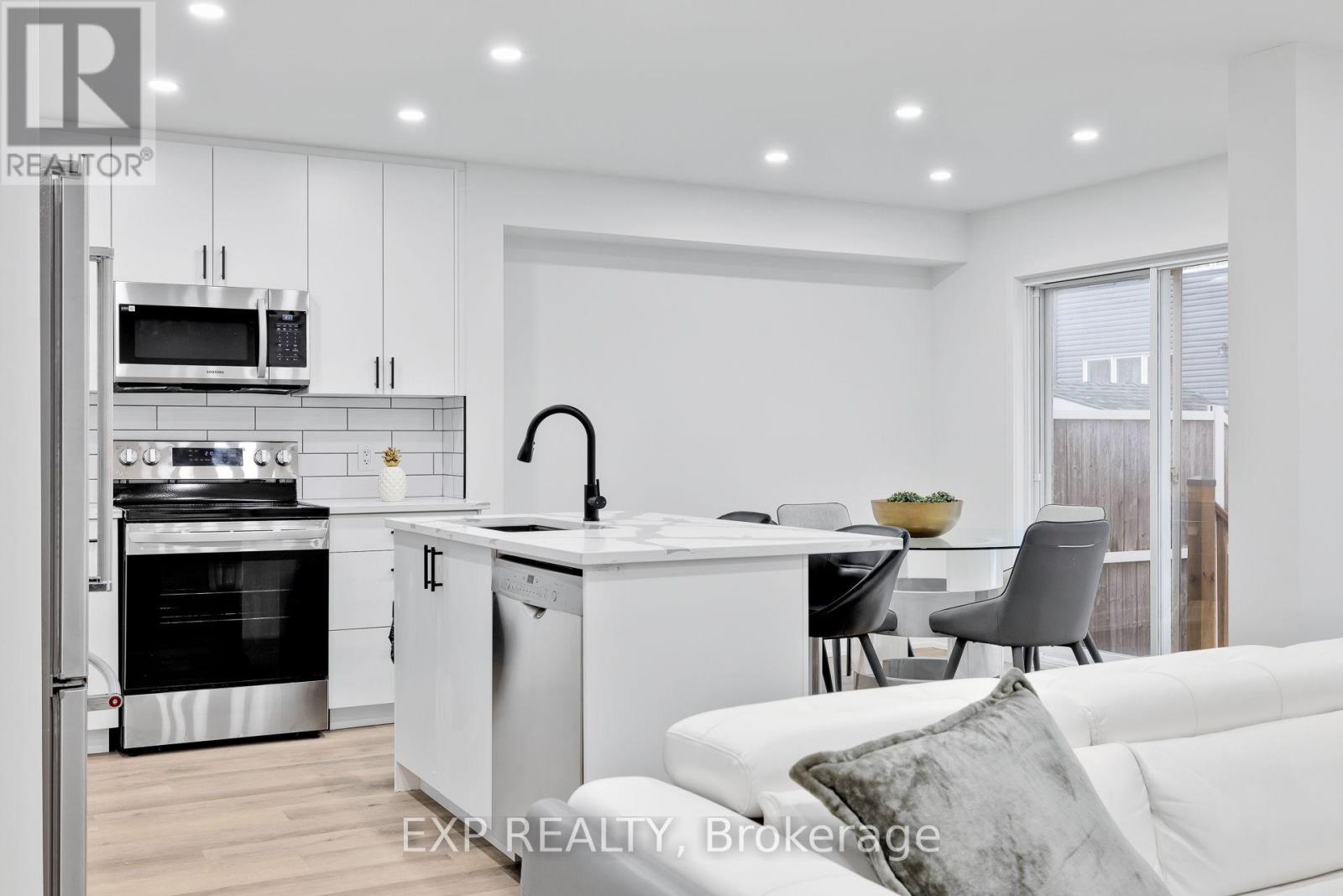 12 Marabrooke Street, Ottawa, Ontario  K2G 7A1 - Photo 12 - X12824450