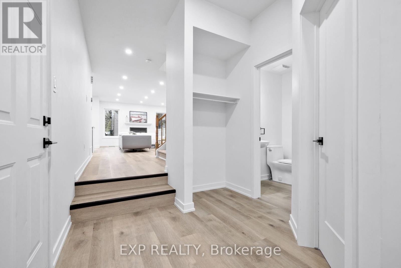 12 Marabrooke Street, Ottawa, Ontario  K2G 7A1 - Photo 6 - X12824450