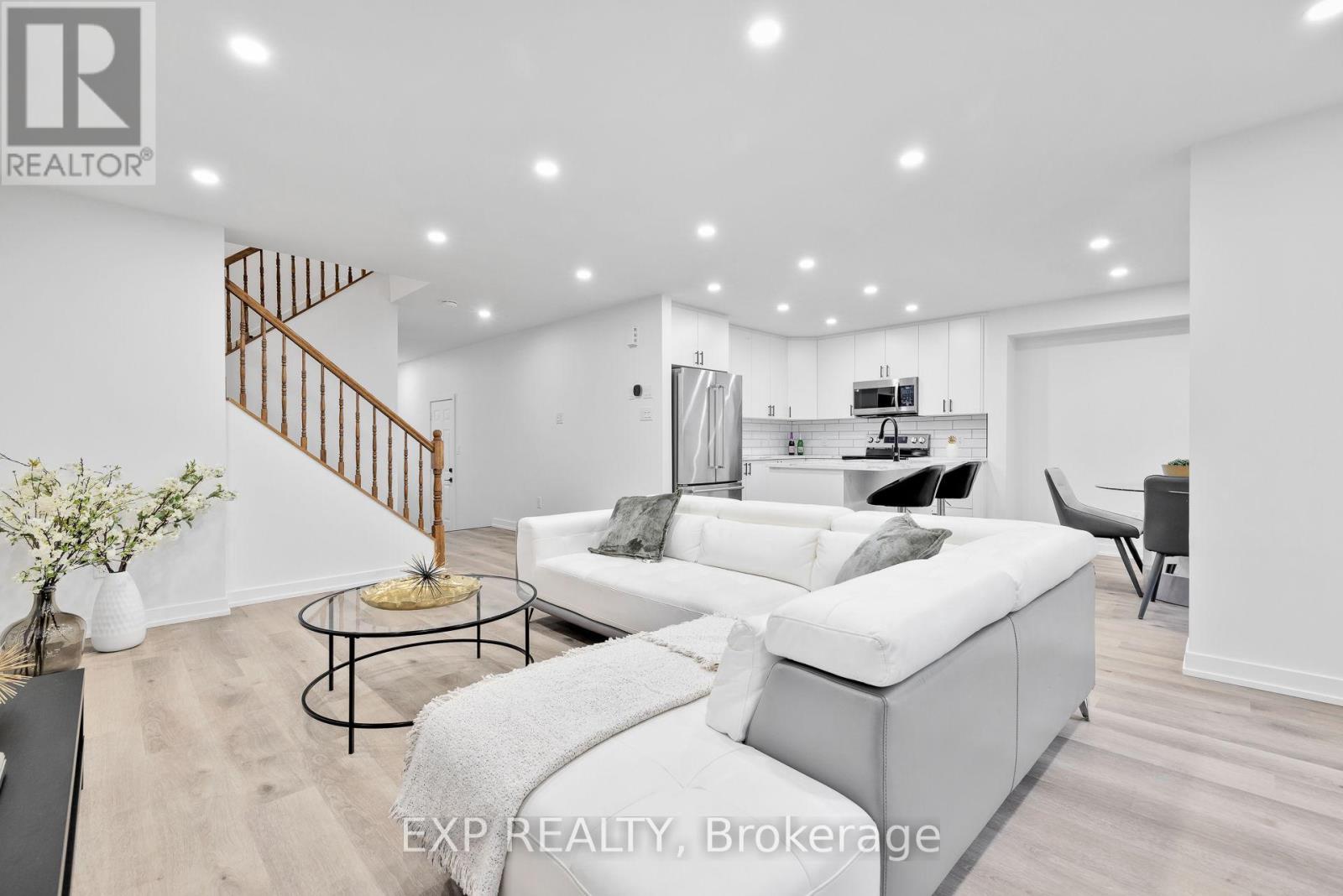 12 Marabrooke Street, Ottawa, Ontario  K2G 7A1 - Photo 9 - X12824450