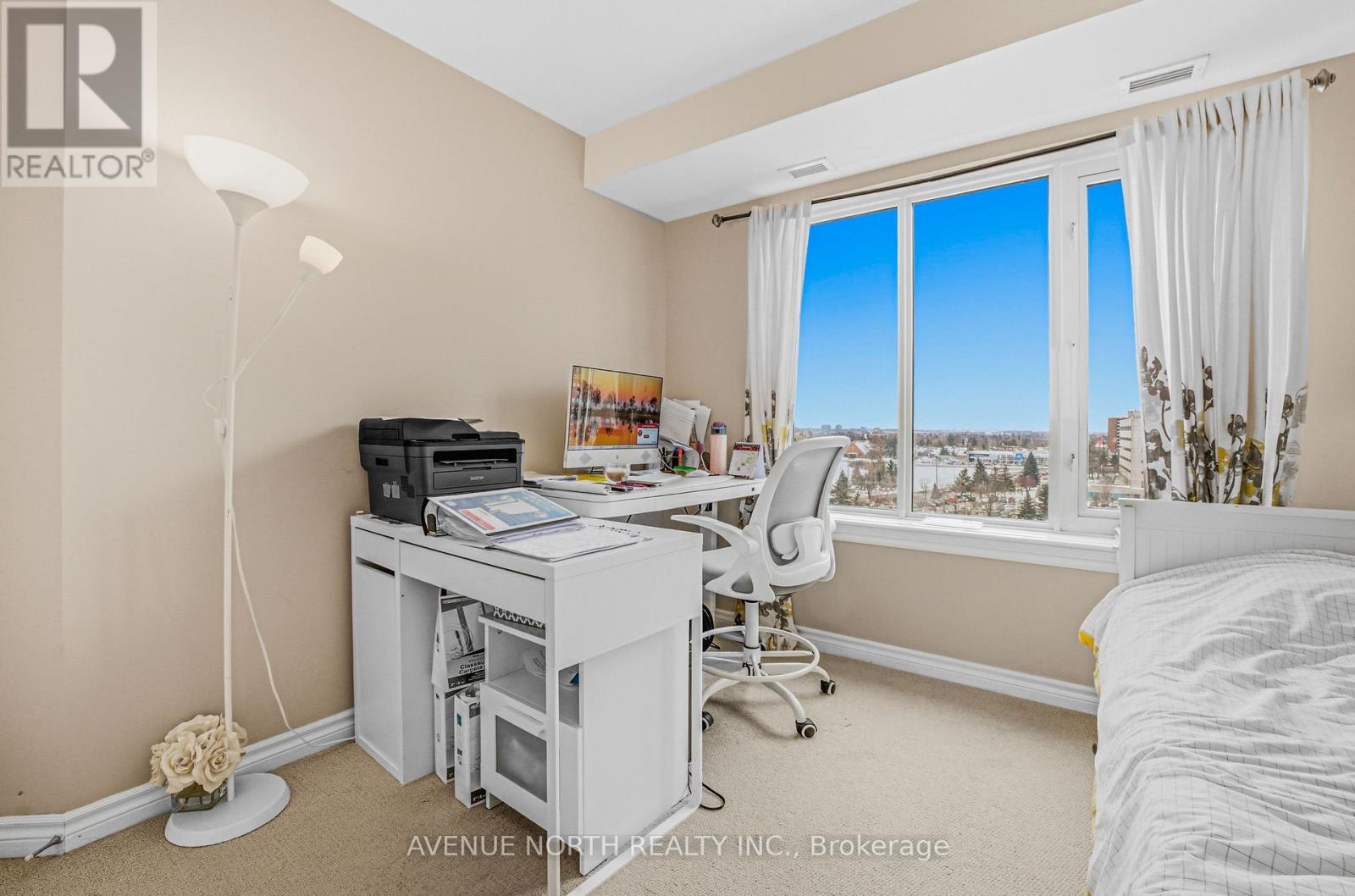 812 - 314 Central Park Drive, Ottawa, Ontario K2C 0R2 - Photo 13 - X12824464