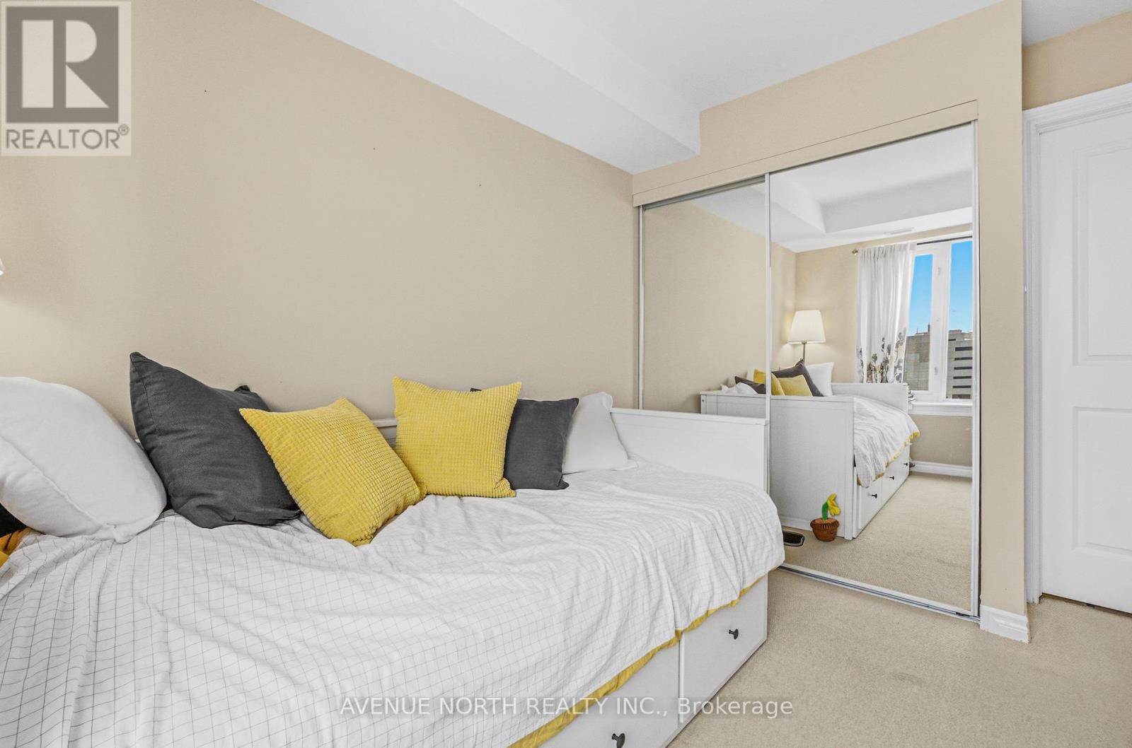 812 - 314 Central Park Drive, Ottawa, Ontario K2C 0R2 - Photo 14 - X12824464