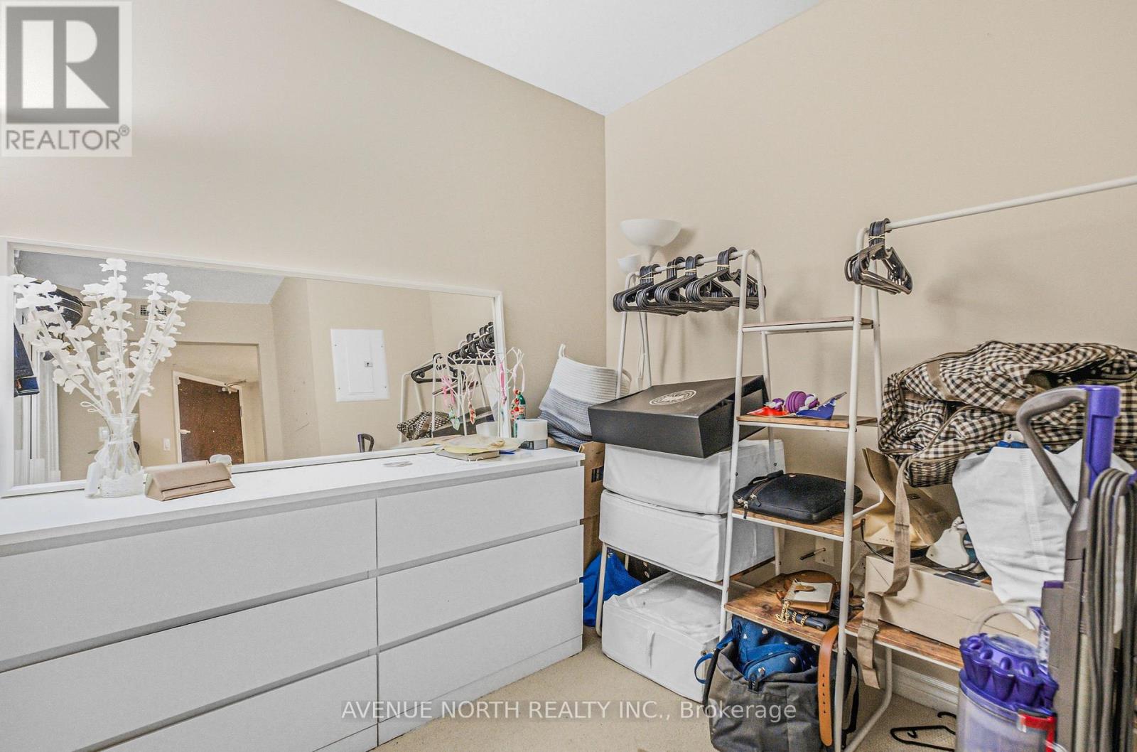 812 - 314 Central Park Drive, Ottawa, Ontario K2C 0R2 - Photo 16 - X12824464