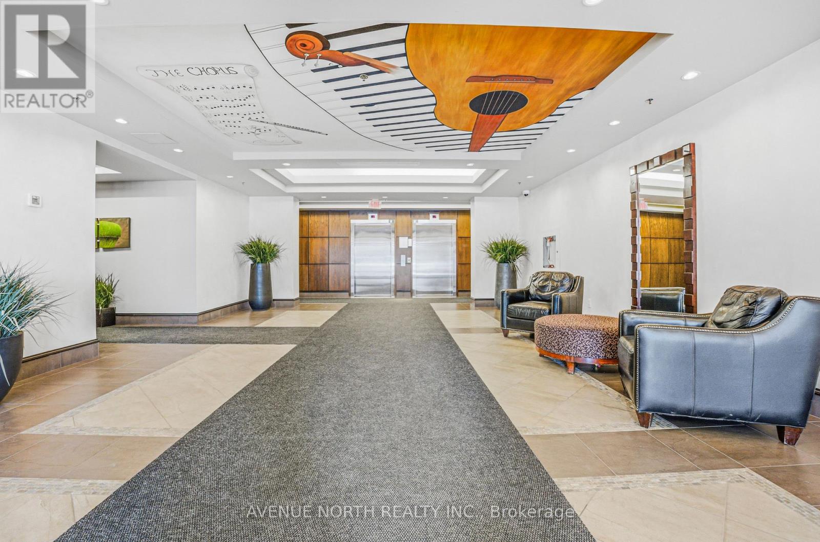 812 - 314 Central Park Drive, Ottawa, Ontario K2C 0R2 - Photo 3 - X12824464