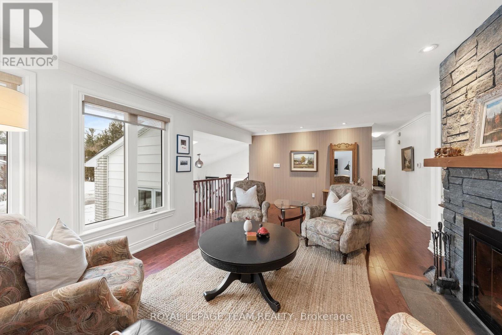 28 Maplehill Way, Ottawa, Ontario  K2C 3H1 - Photo 11 - X12824502