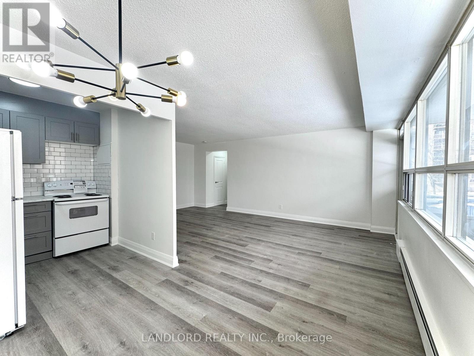 305 - 17 GULLIVER ROAD, Toronto, Ontario