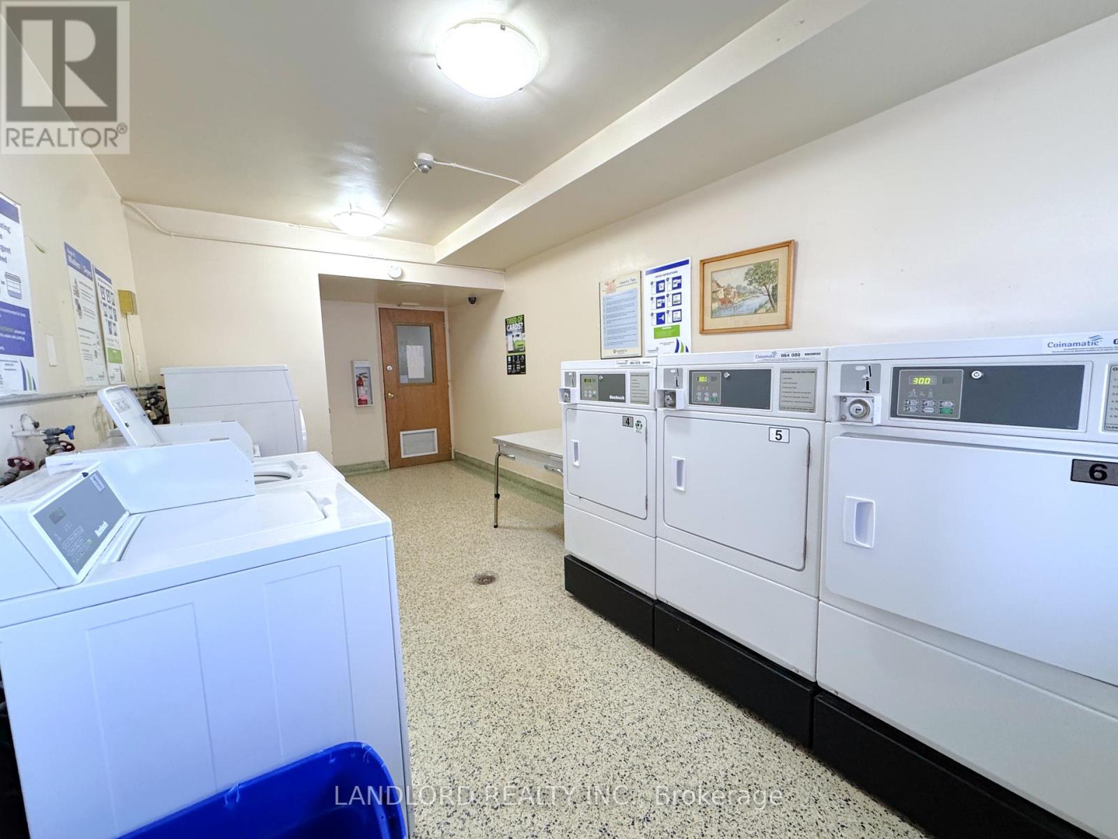 305 - 17 Gulliver Road, Toronto, Ontario  M6M 2M3 - Photo 13 - W12736632