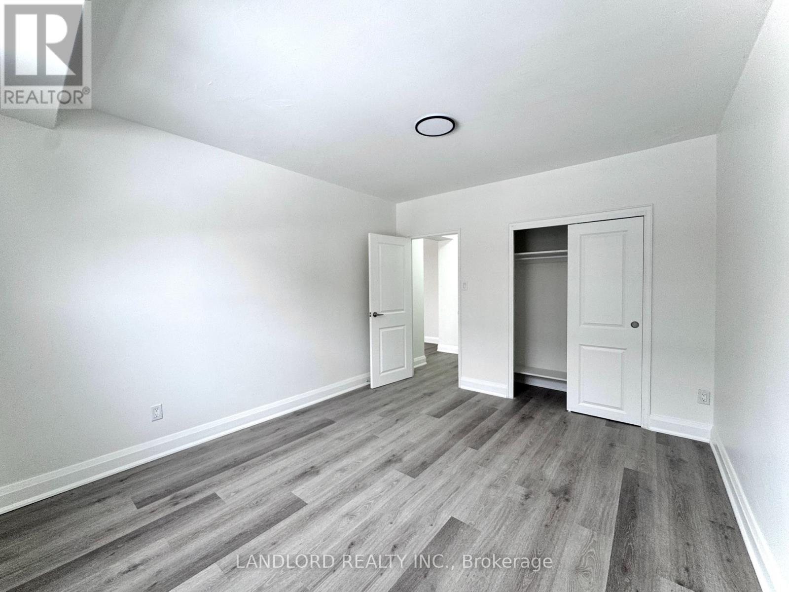 305 - 17 Gulliver Road, Toronto, Ontario  M6M 2M3 - Photo 8 - W12736632