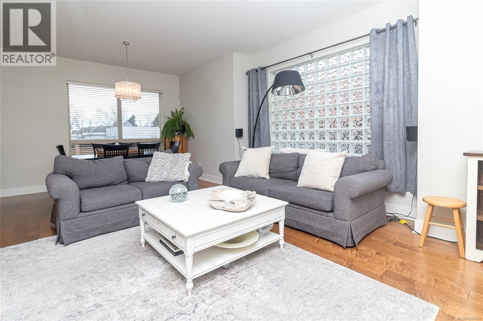 9710 Fifth St, Sidney, British Columbia  V8V 0B3 - Photo 6 - 1026782