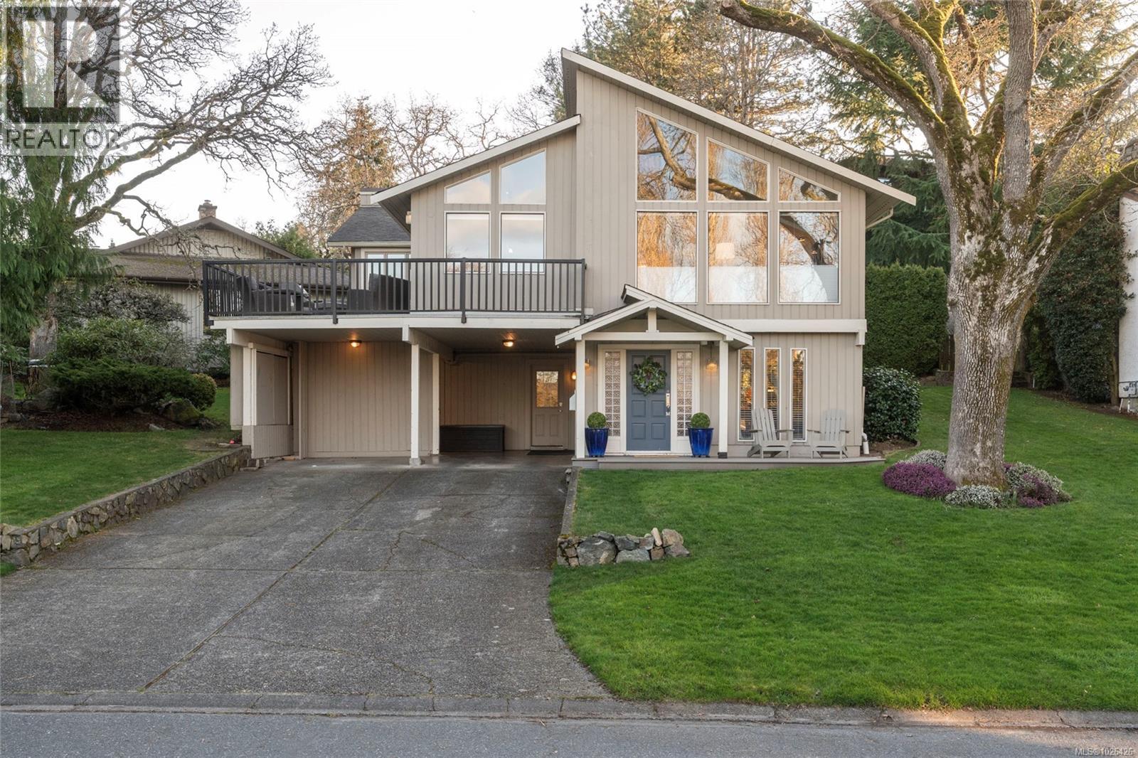 1662 Barksdale Dr, Saanich, British Columbia