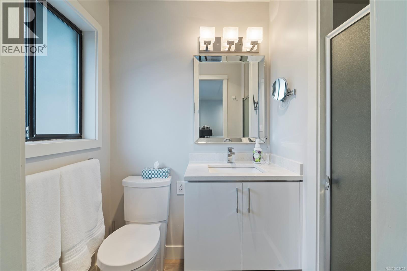 1662 Barksdale Dr, Saanich, British Columbia  V8N 4Z8 - Photo 30 - 1026426