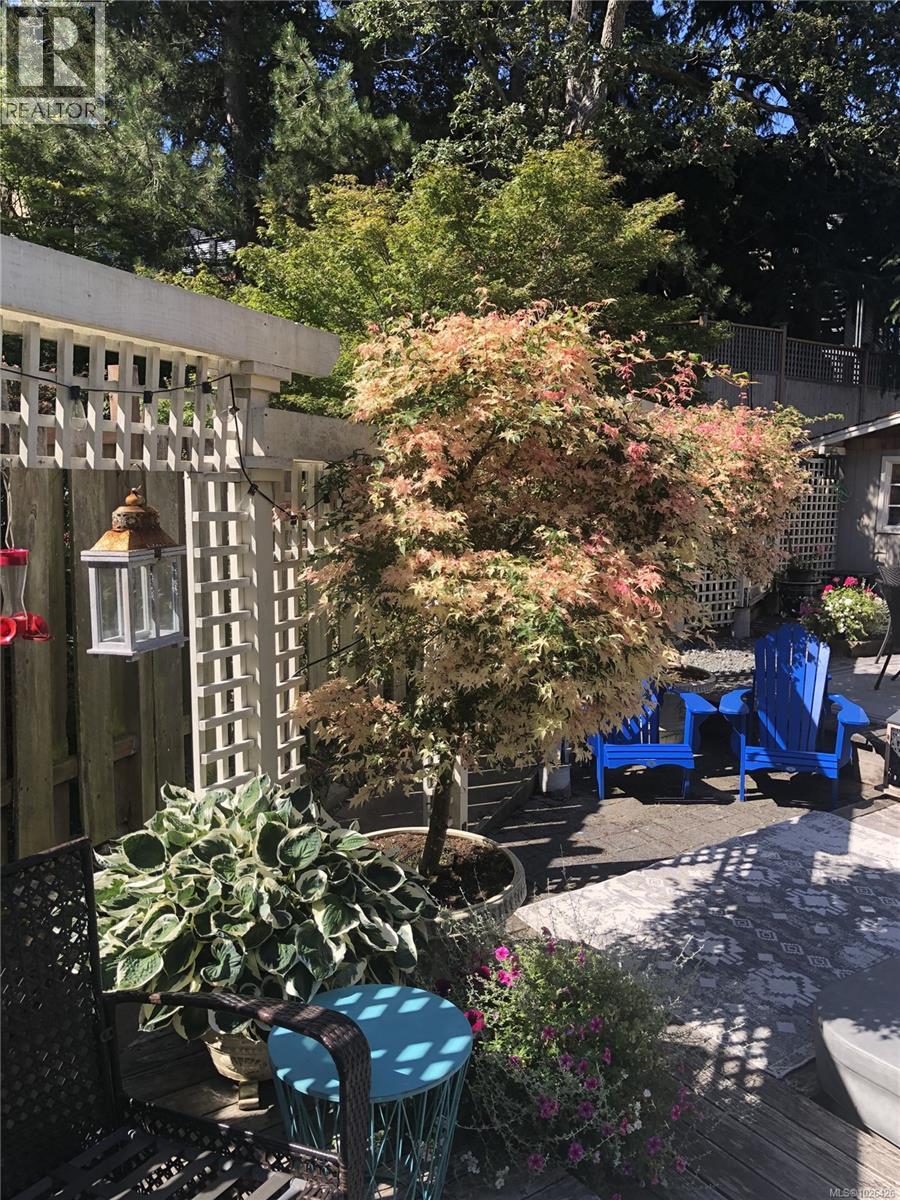 1662 Barksdale Dr, Saanich, British Columbia  V8N 4Z8 - Photo 48 - 1026426