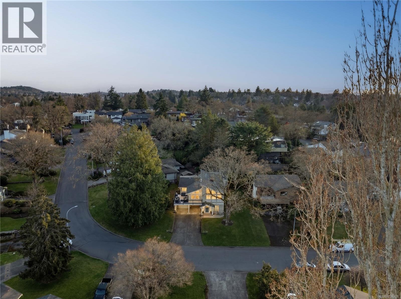 1662 Barksdale Dr, Saanich, British Columbia  V8N 4Z8 - Photo 5 - 1026426