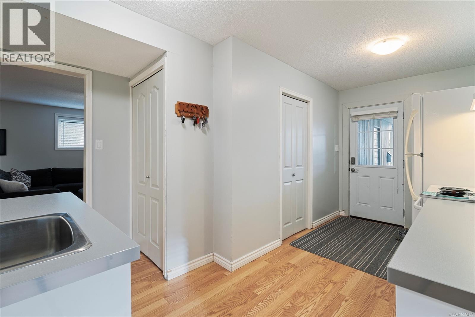 1662 Barksdale Dr, Saanich, British Columbia  V8N 4Z8 - Photo 60 - 1026426