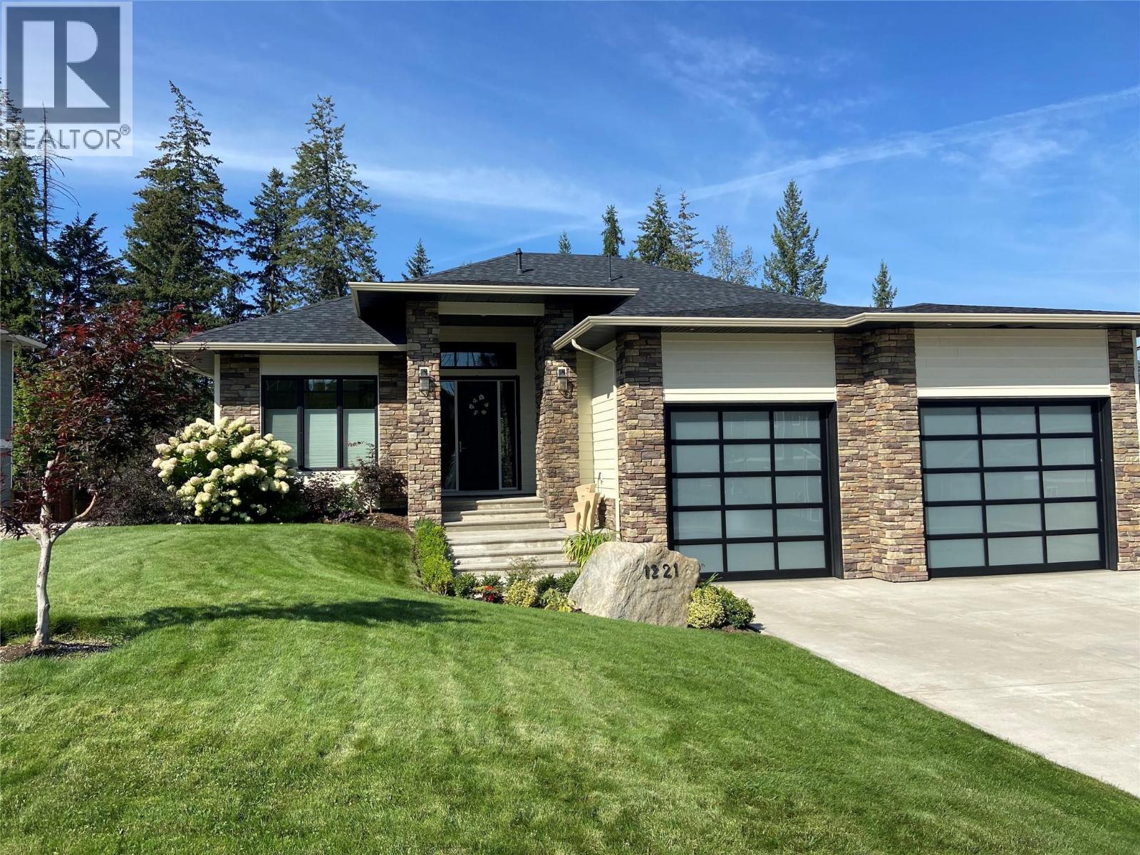 1221 23 Street Se, Salmon Arm, British Columbia  V1E 0C7 - Photo 2 - 10376279