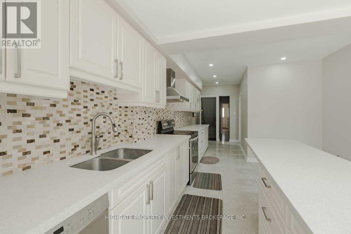 Main&lo - 370 Margueretta Street, Toronto, Ontario  M6H 3S4 - Photo 11 - C12824424