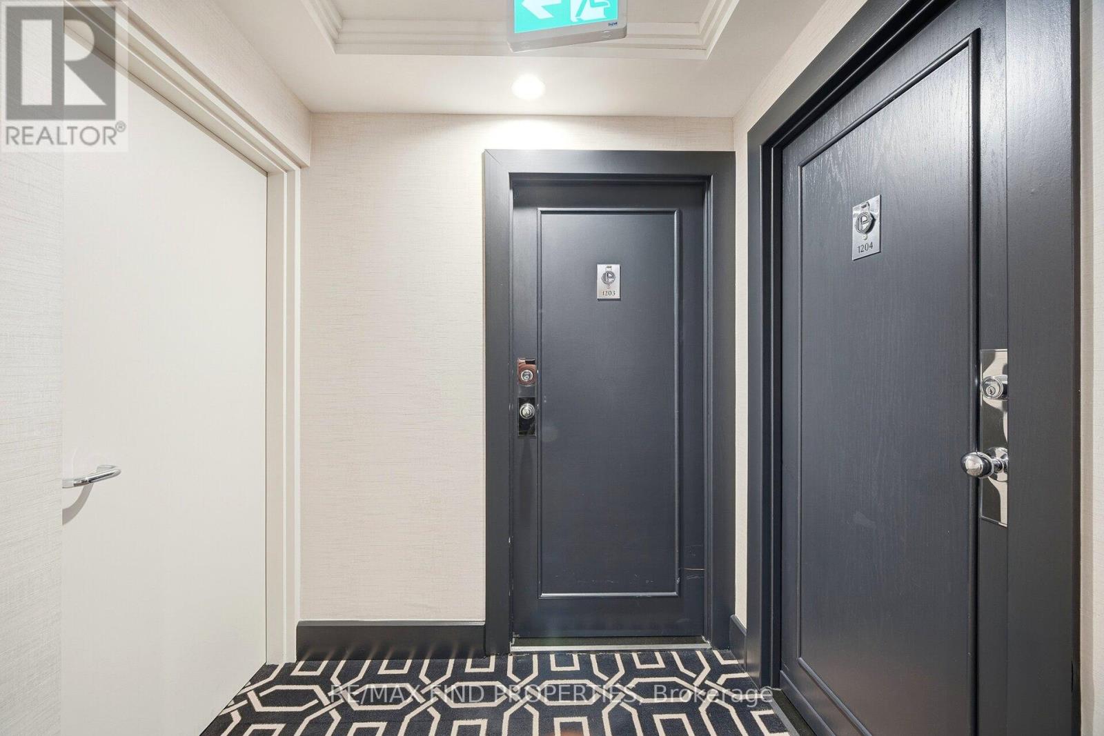 1203 - 33 University Avenue, Toronto, Ontario  M5J 2S7 - Photo 5 - C12824456