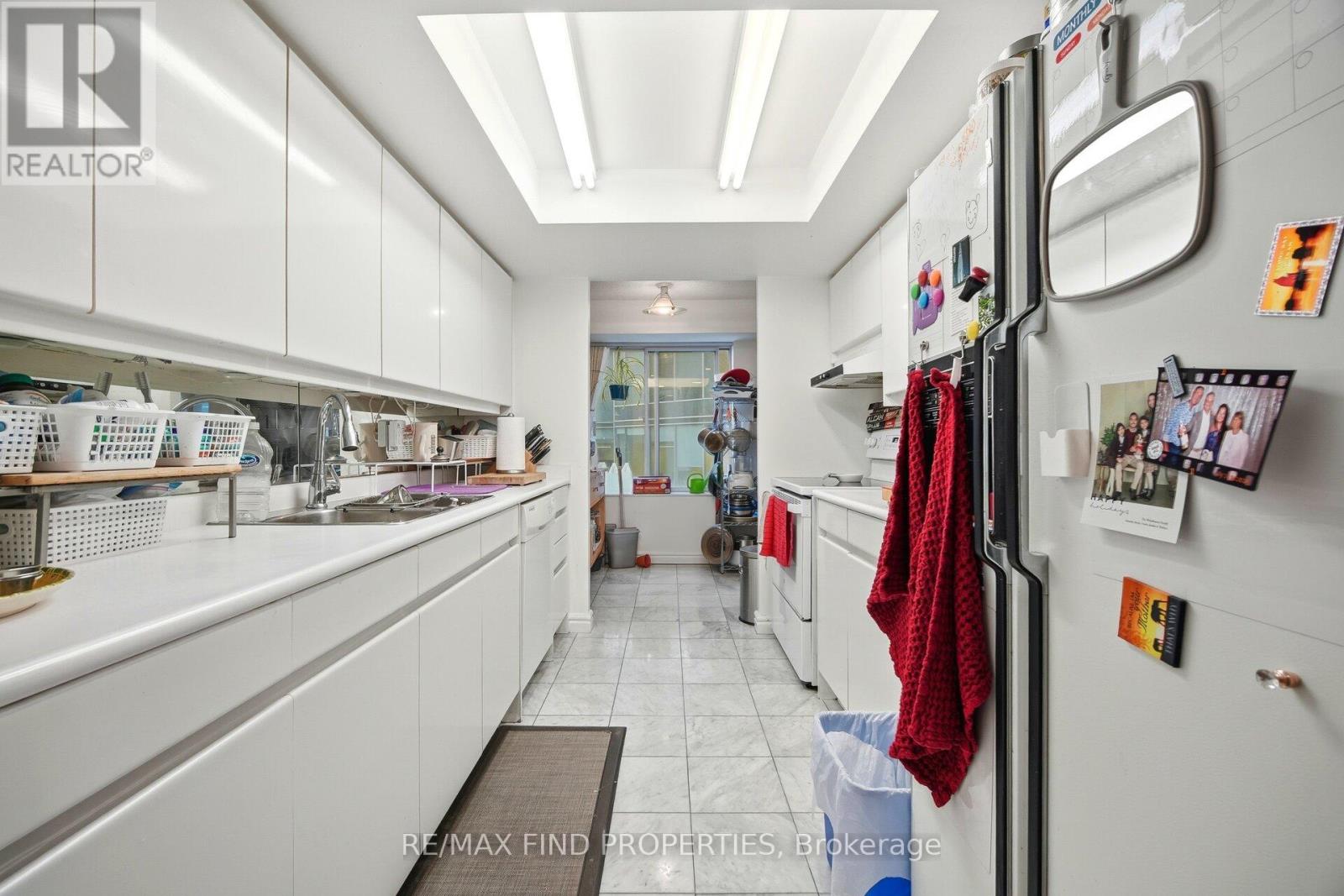 1203 - 33 University Avenue, Toronto, Ontario  M5J 2S7 - Photo 8 - C12824456