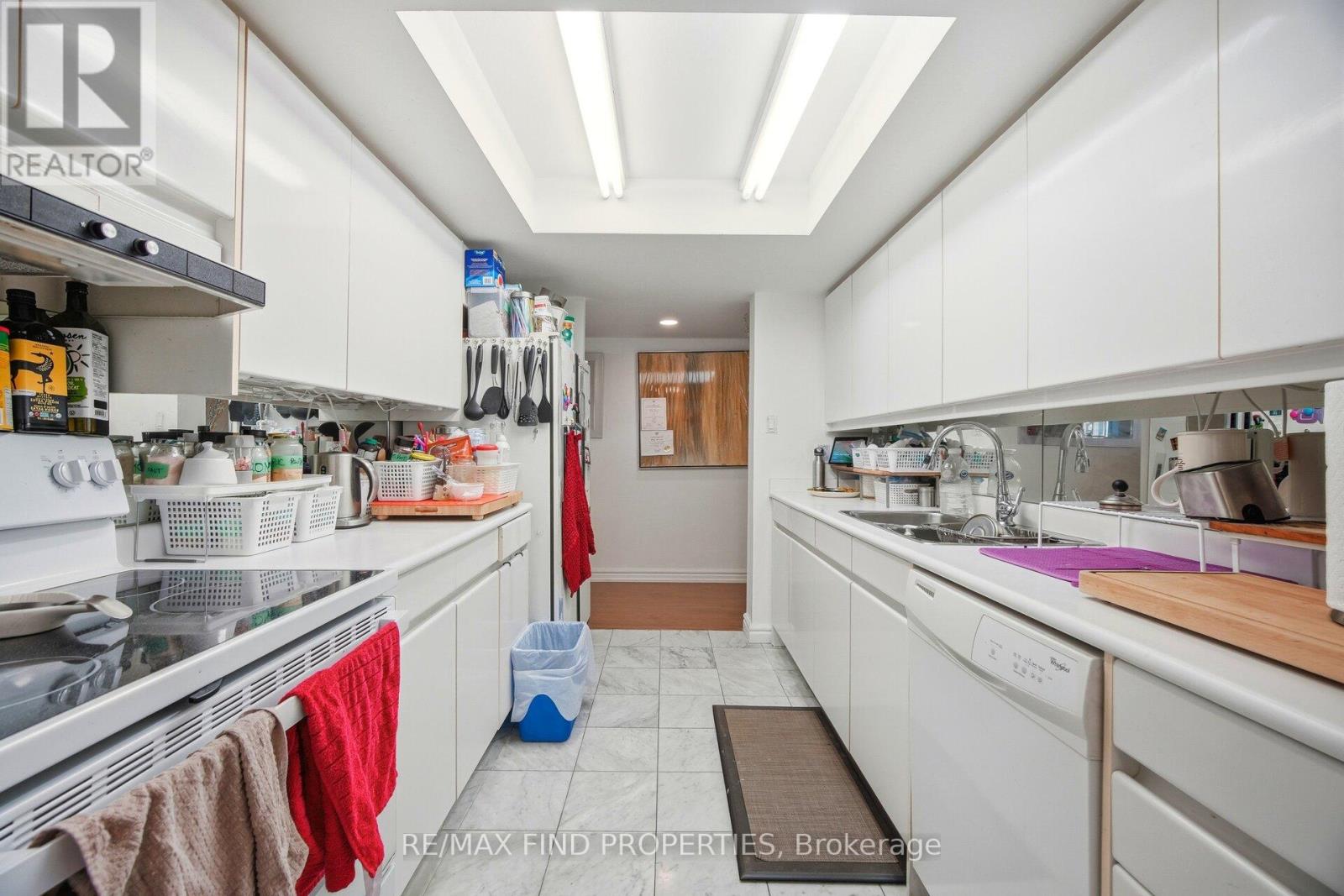 1203 - 33 University Avenue, Toronto, Ontario  M5J 2S7 - Photo 9 - C12824456