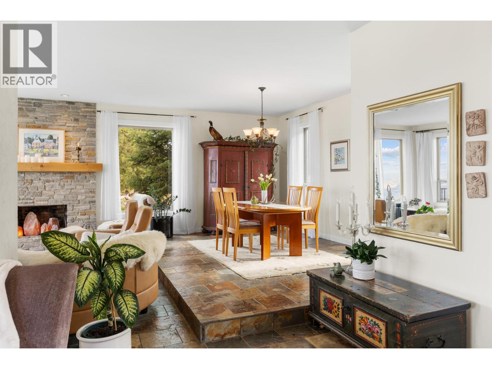 2286 Carmi Road, Penticton, British Columbia  V2A 8V5 - Photo 4 - 10375269