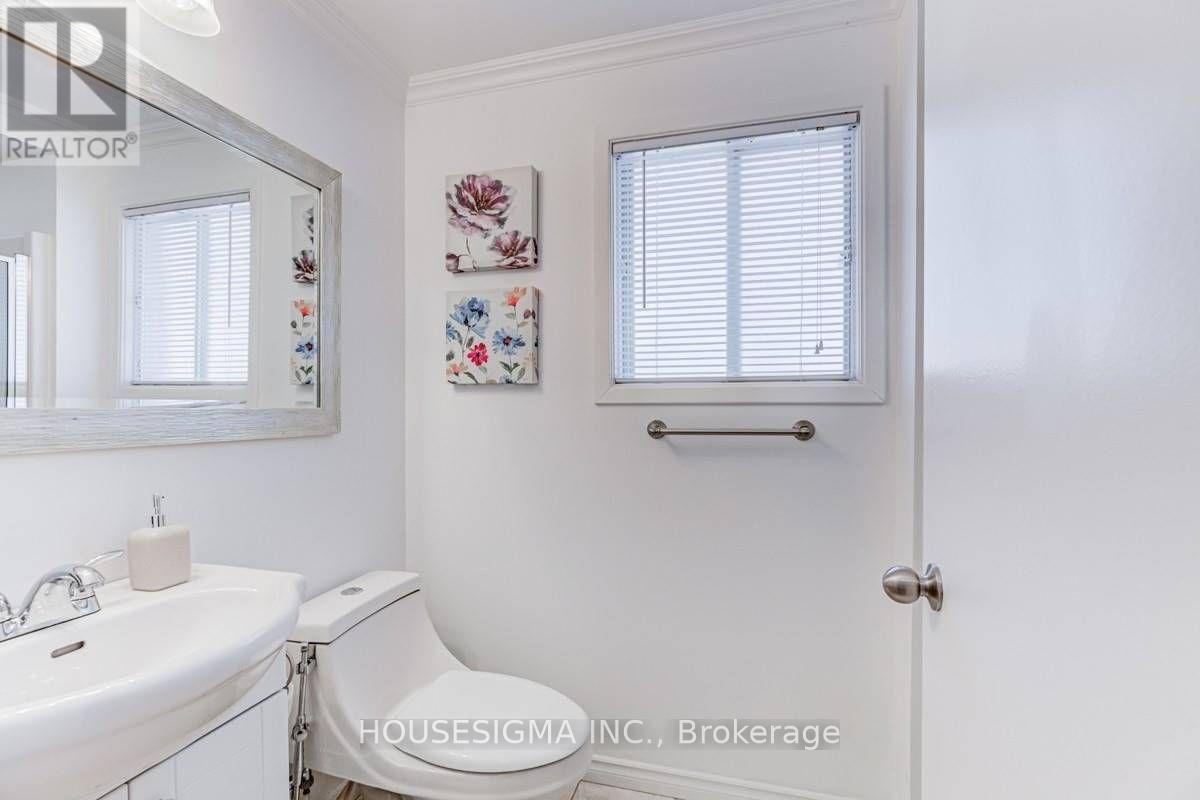 18 Fisher Crescent, Ajax (Central West), Ontario  L1T 2E6 - Photo 15 - E12824428