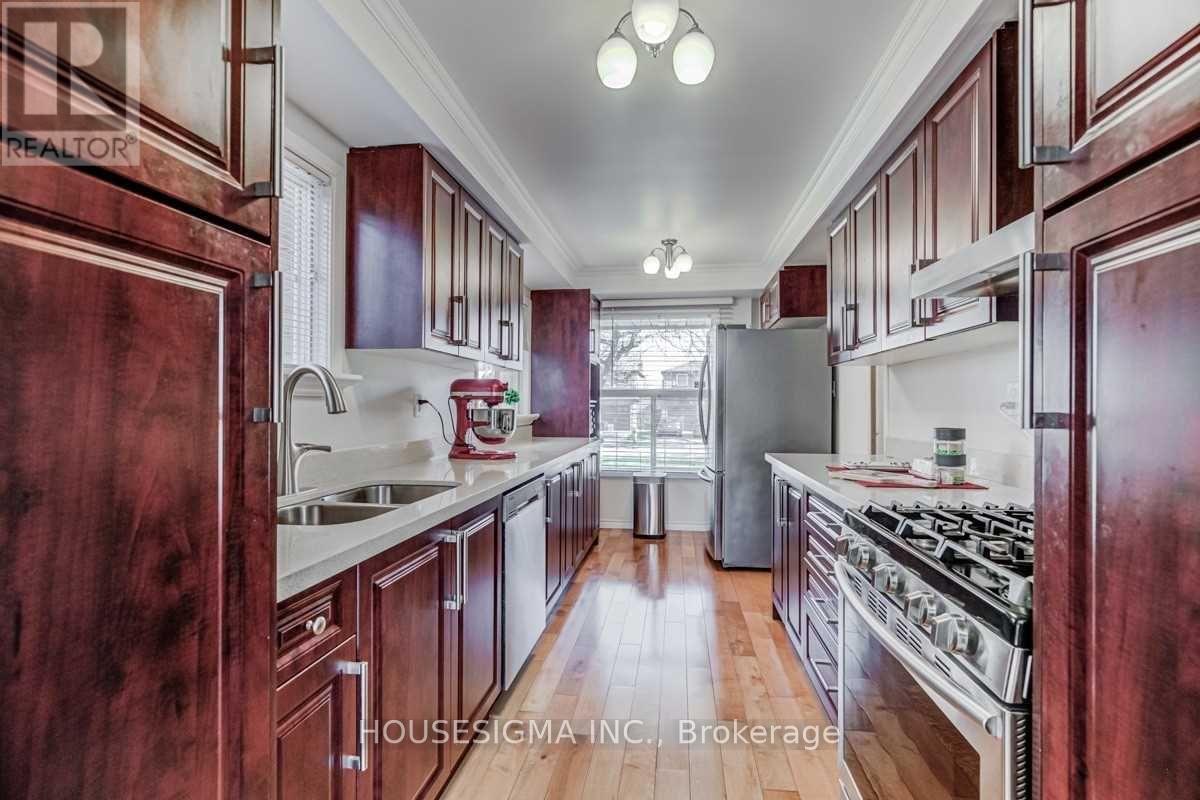 18 Fisher Crescent, Ajax (Central West), Ontario  L1T 2E6 - Photo 9 - E12824428