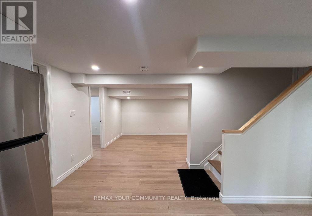 16 Robertsfield Crescent, Toronto, Ontario  M1R 2X2 - Photo 7 - E12824474