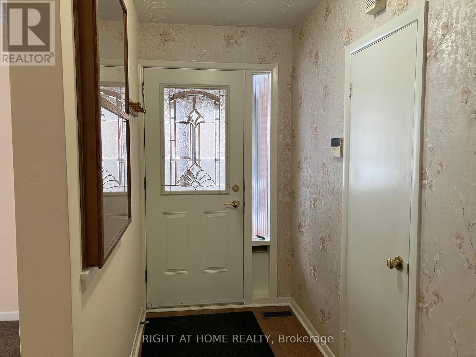 29 Rowatson Road, Toronto, Ontario  M1E 1K2 - Photo 2 - E12824486