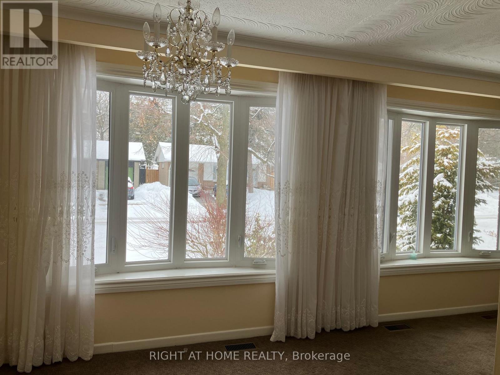 29 Rowatson Road, Toronto, Ontario  M1E 1K2 - Photo 4 - E12824486