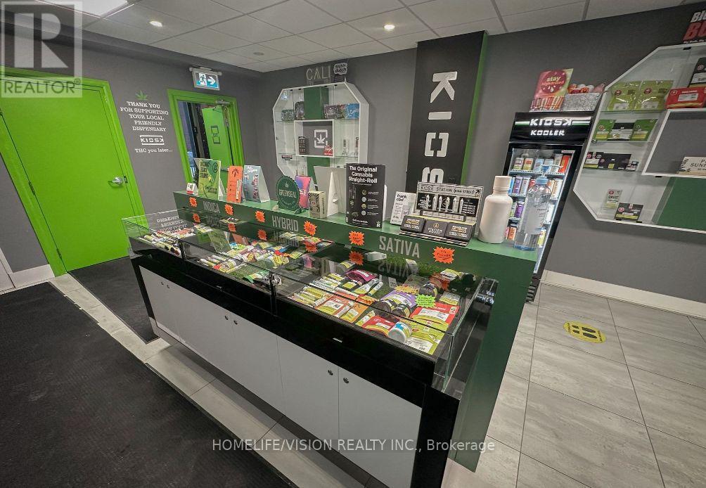 985 O'connor Drive, Toronto, Ontario  M4B 2T1 - Photo 3 - E12824552