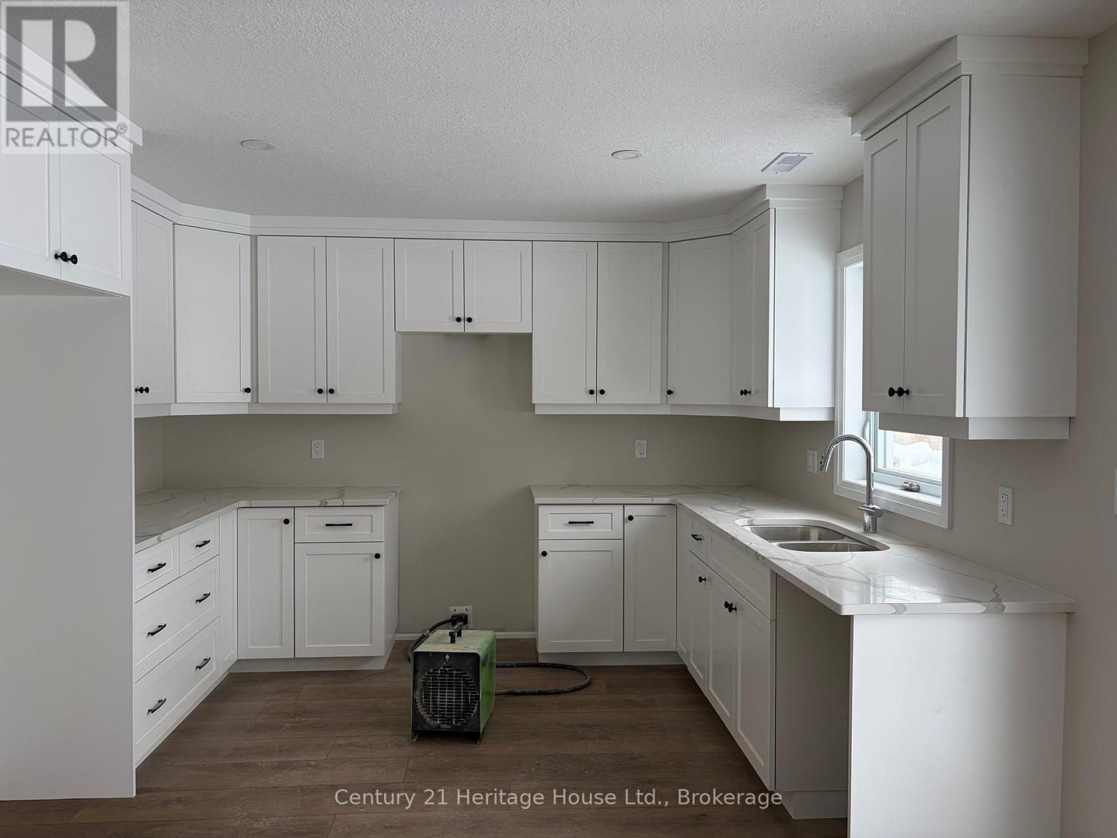 4 - 229 Bruce Street S, West Grey, Ontario  N0G 1R0 - Photo 2 - X12468225