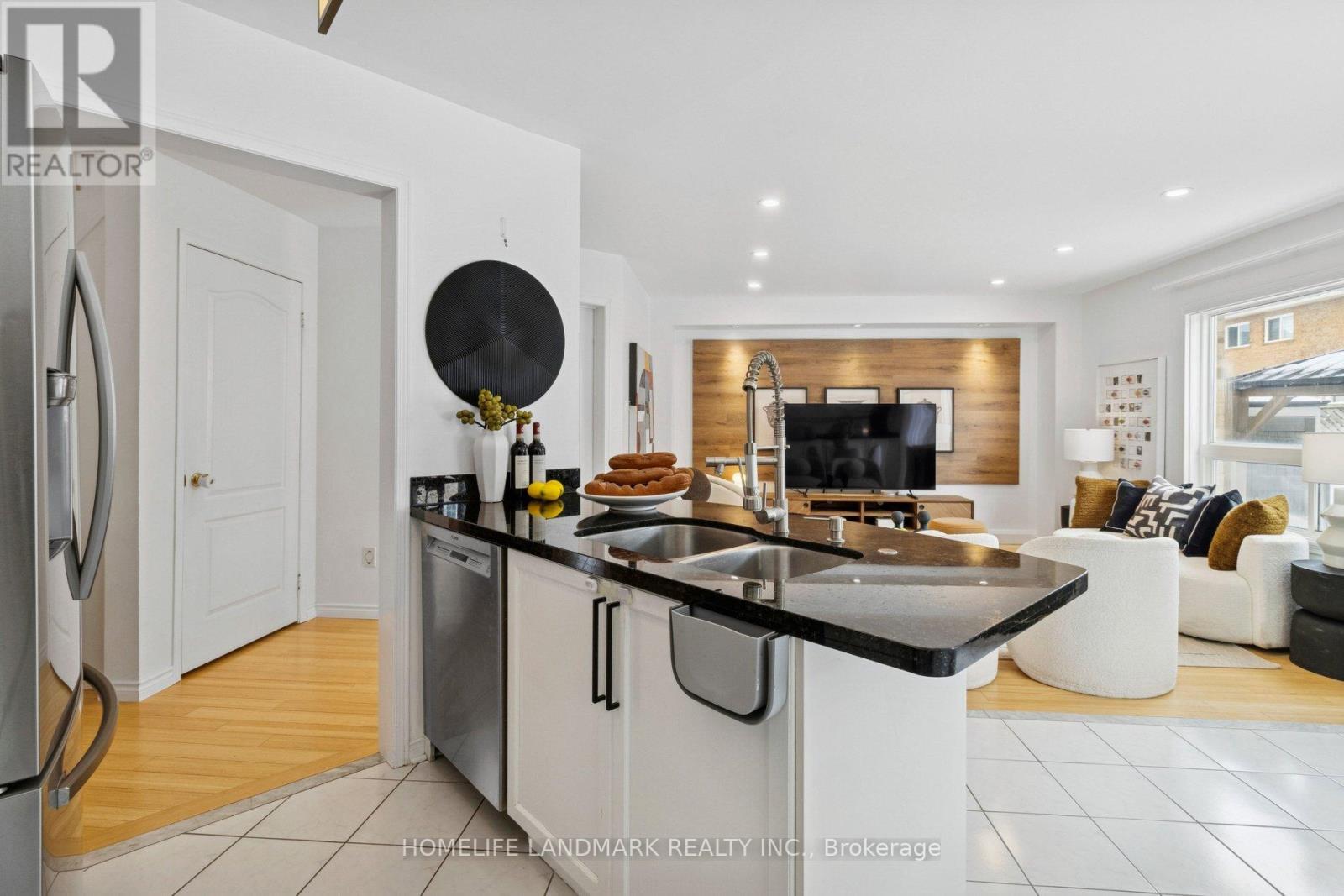 239 Fred Mclaren Boulevard, Markham, Ontario  L6E 1T1 - Photo 10 - N12824460