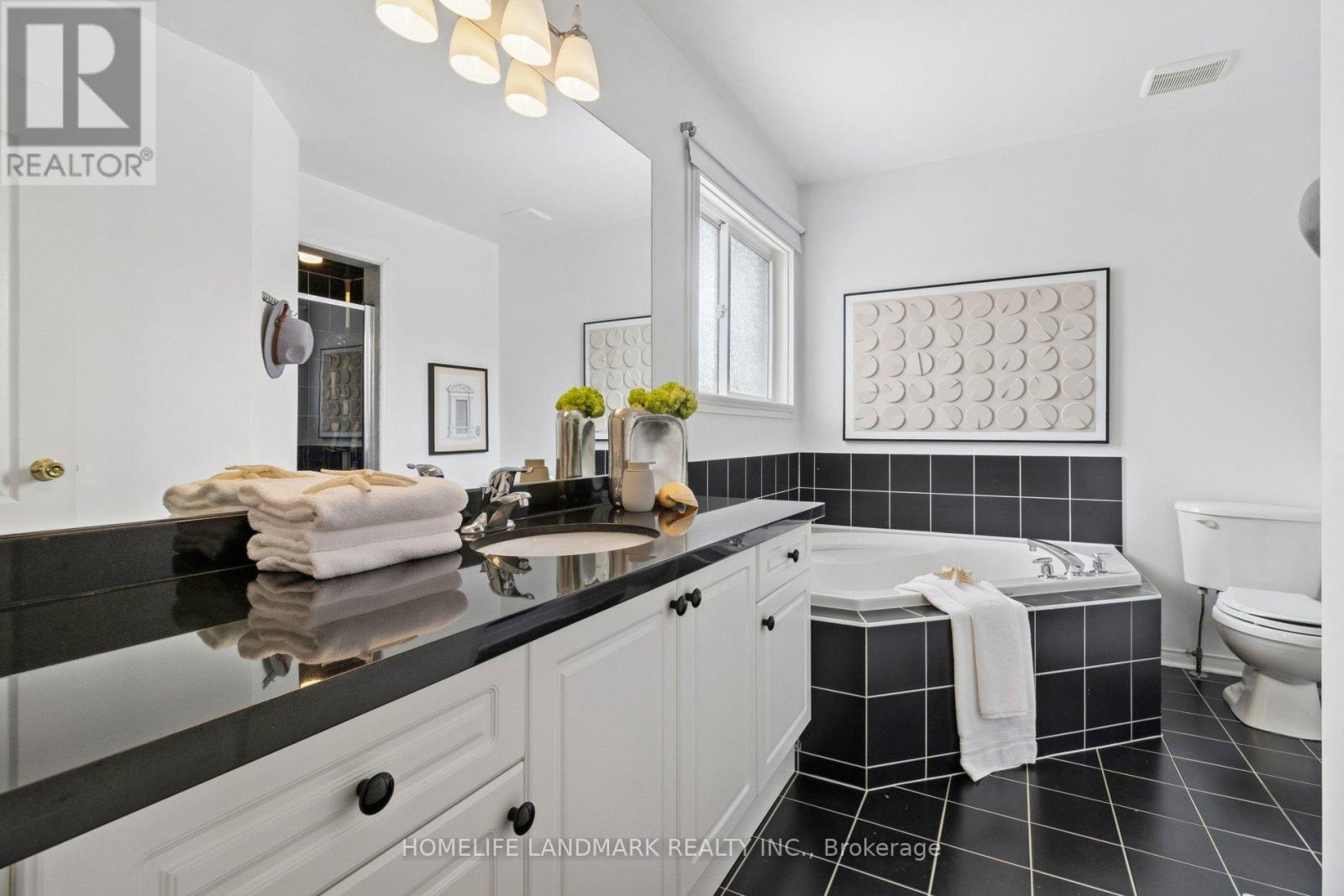 239 Fred Mclaren Boulevard, Markham, Ontario  L6E 1T1 - Photo 17 - N12824460