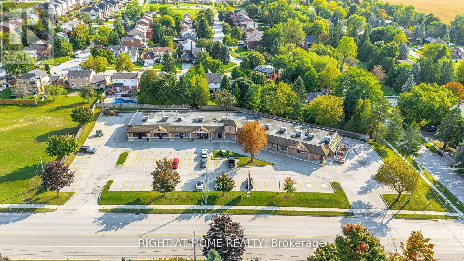 17 Ravenscraig Place, Innisfil, Ontario  L0L 1L0 - Photo 12 - N12824610