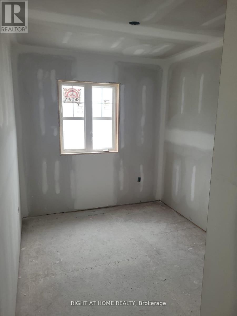 17 Ravenscraig Place, Innisfil, Ontario  L0L 1L0 - Photo 8 - N12824610