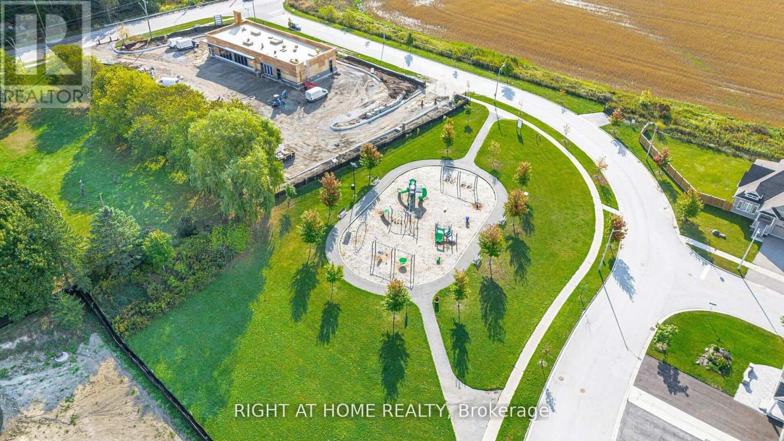 17 Ravenscraig Place, Innisfil, Ontario  L0L 1L0 - Photo 9 - N12824610