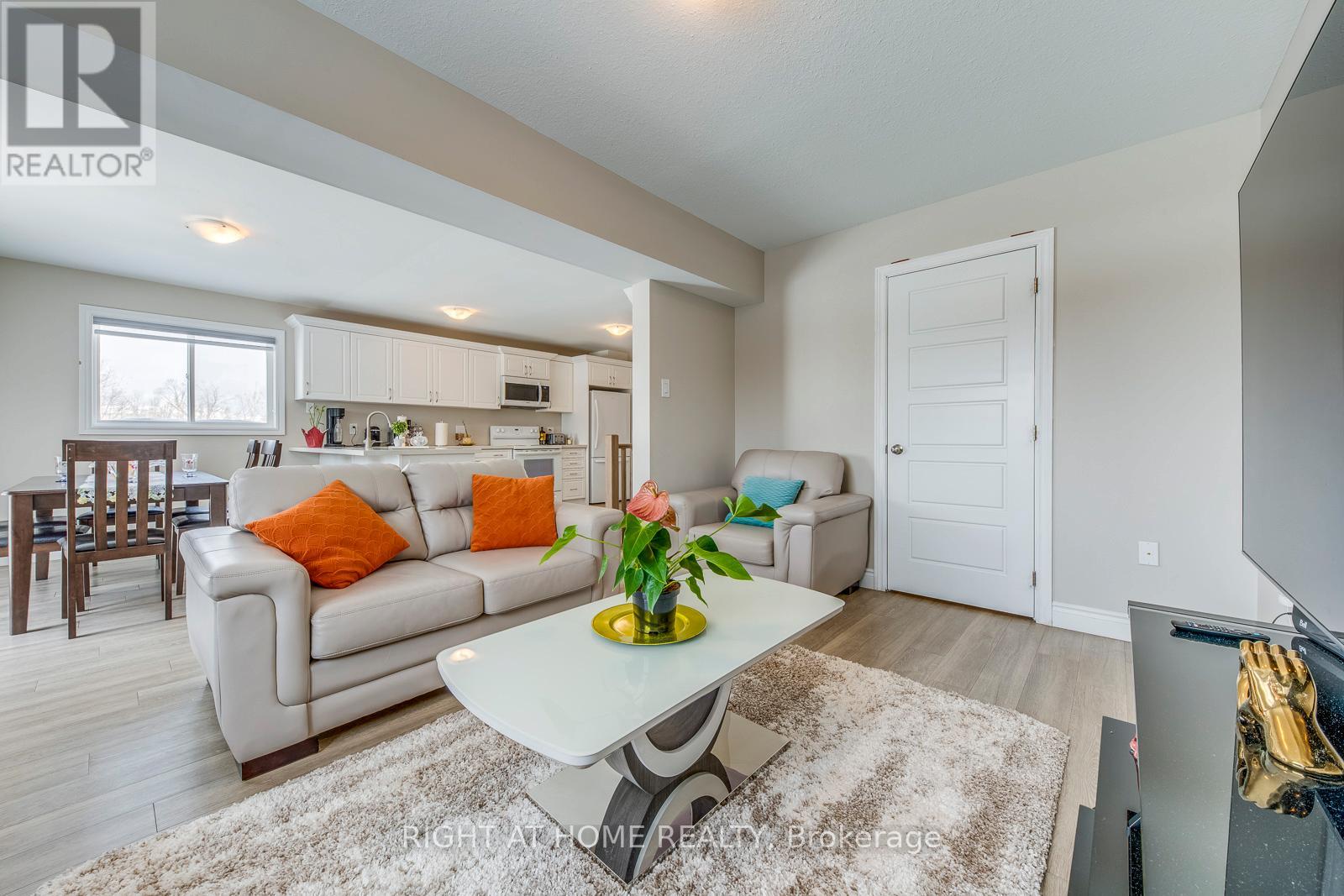 30 Brighton Road, Barrie, Ontario  L4M 6S4 - Photo 10 - S12824578