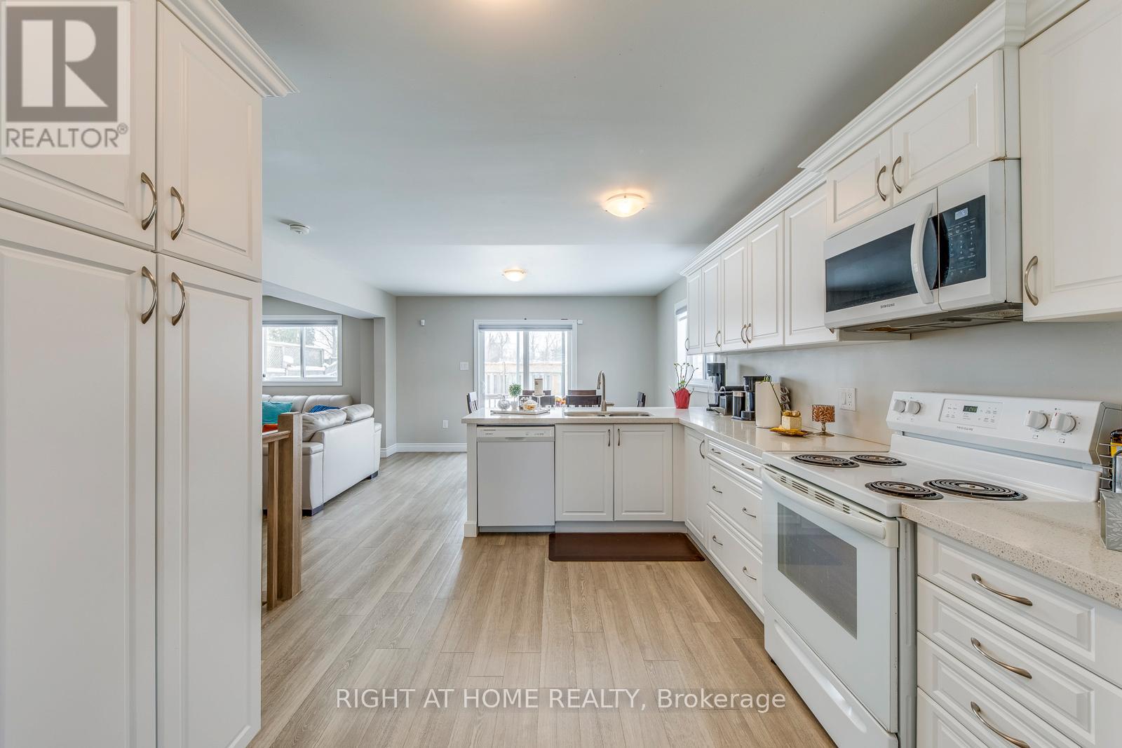 30 Brighton Road, Barrie, Ontario  L4M 6S4 - Photo 16 - S12824578