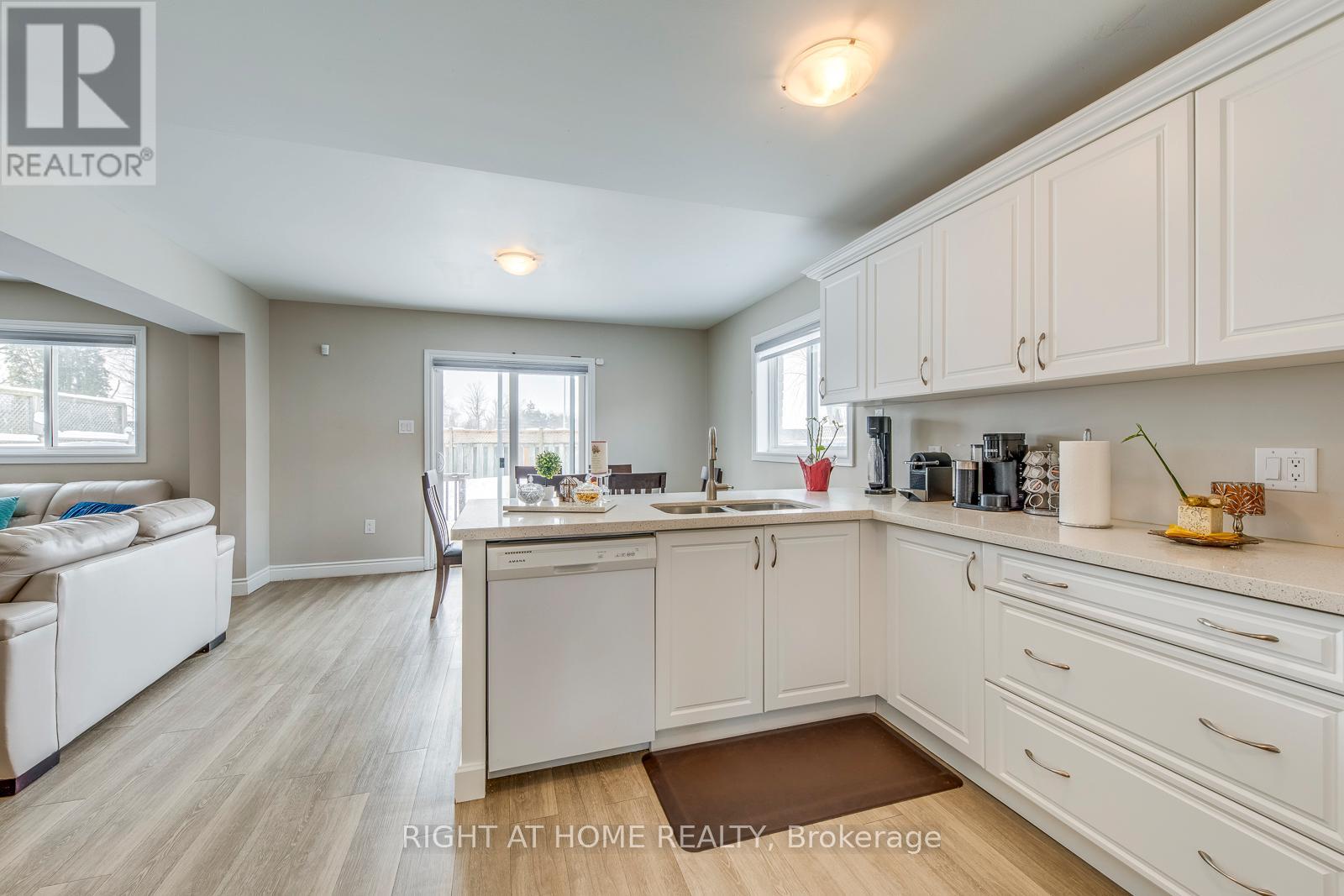 30 Brighton Road, Barrie, Ontario  L4M 6S4 - Photo 18 - S12824578